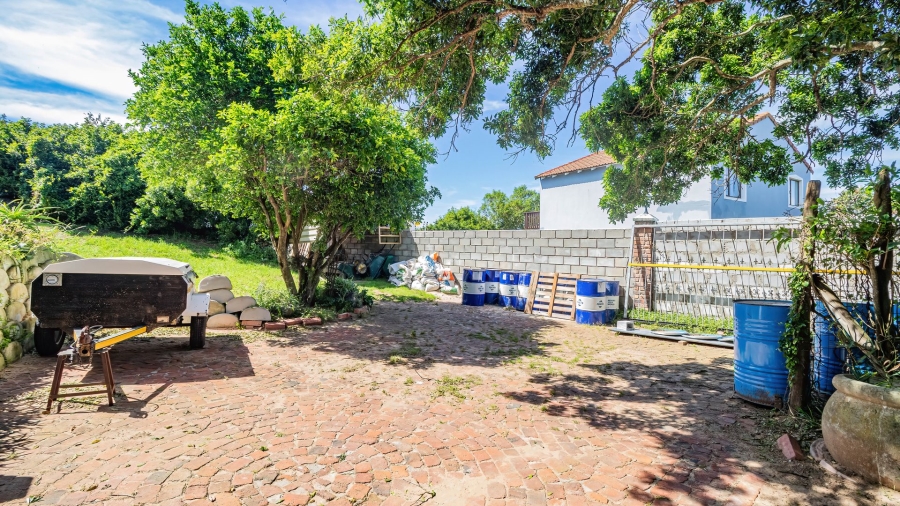 5 Bedroom Property for Sale in Lovemore Park Eastern Cape